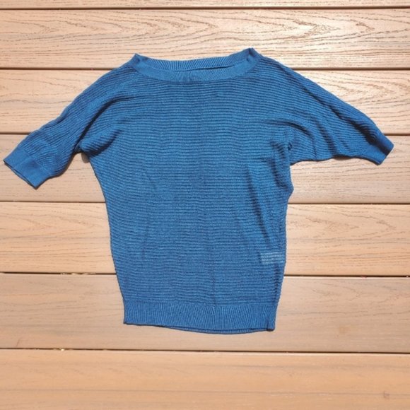 Express 2 Blue Tan Off Shoulder Sweaters Classic Casual Batwing Dolman Preppy XS - Picture 2 of 10